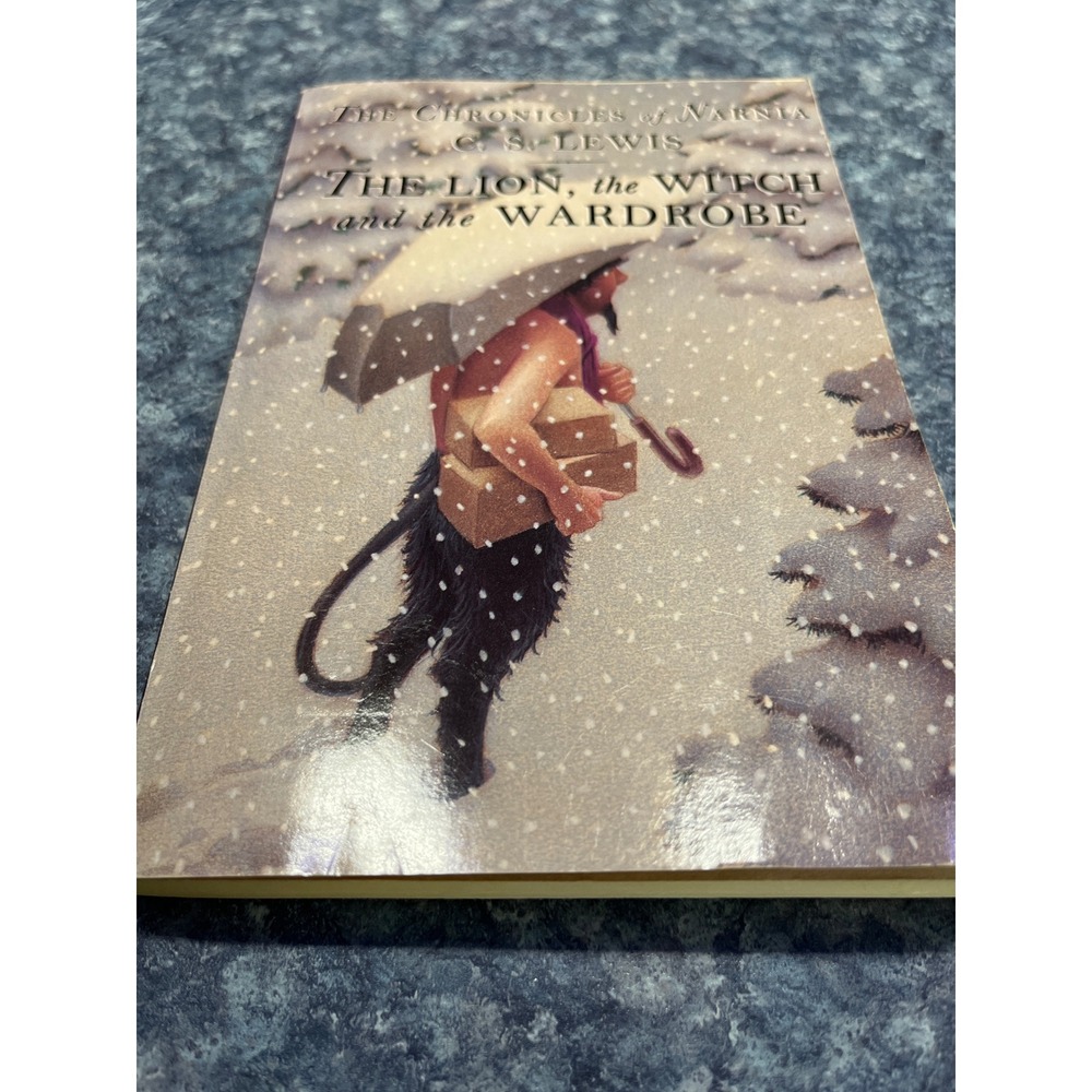 The Lion the Witch and the Wardrobe C.S. Lewis Chronicles of Narnia Paperback